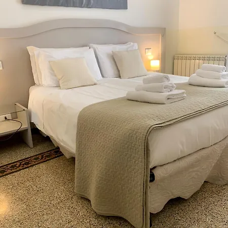 Bed & Breakfast Biancoreroma 4*